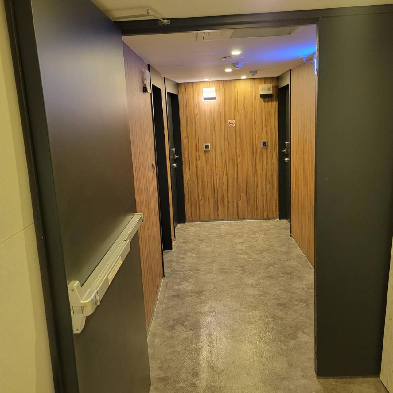 Attic Hotel Тайбей Екстер'єр фото