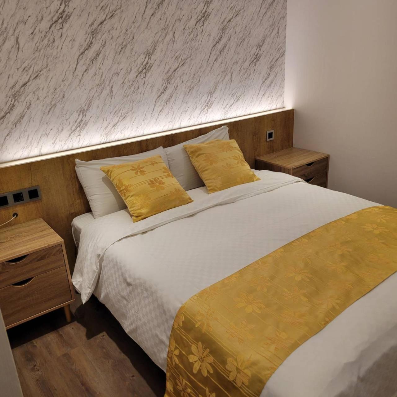 Attic Hotel Тайбей Екстер'єр фото
